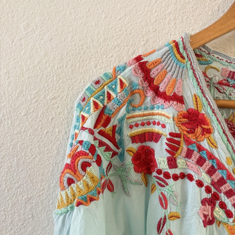 Johnny Was Embroidered Cleopatra Tunic Top Womens M Blue Asymmetric Boho Floral - Picture 3 of 10
